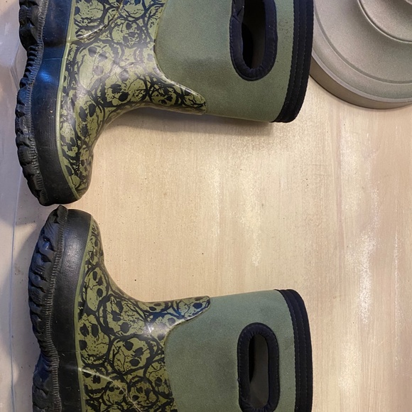 SOLD - Bogs Rain/Snow Pull On K Skull Boots - Green/Black Size 7 - Picture 3 of 6